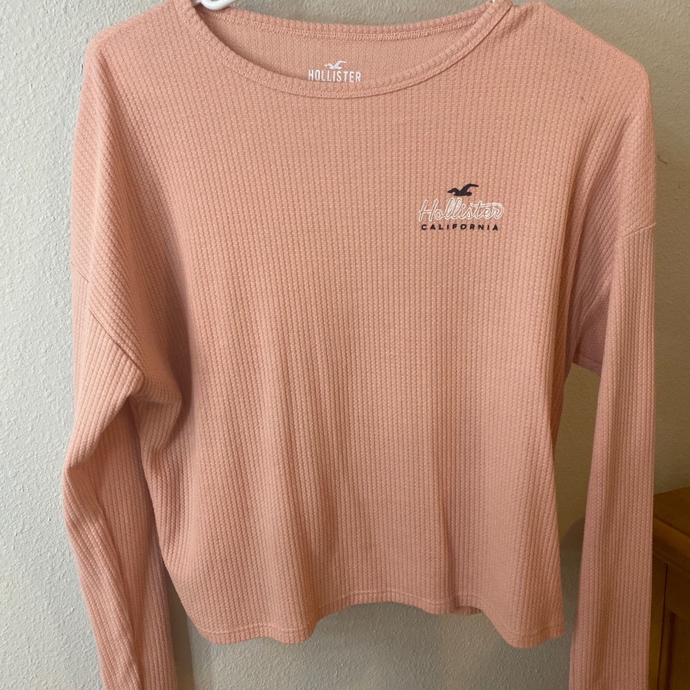 hollister CA crewneck sweater